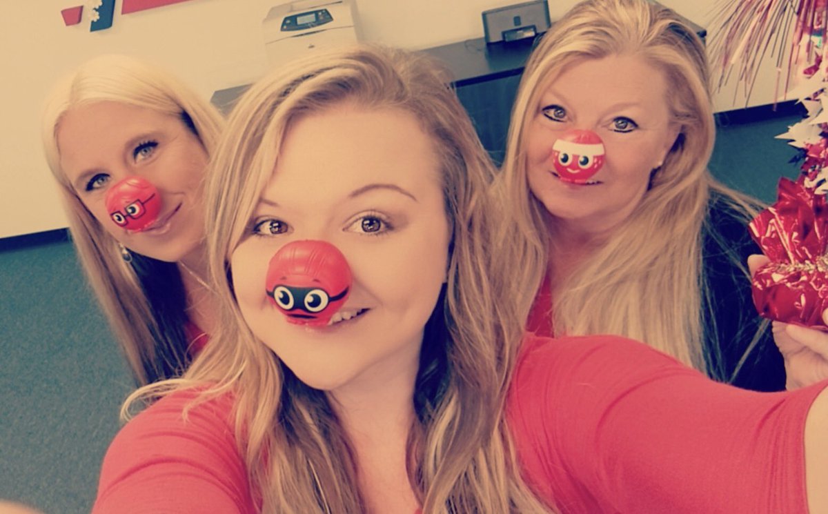 Overflowing with RED at TM Crystal City!  Thanks for all you do ladies!
@jamesd4TMX
@division2tmx
<a href="/richstacy4/">Rich Stacy</a>
<a href="/ted_helgesen/">Ted Helgesen</a>
@OBielss
<a href="/TMXCompanies/">TMX Companies</a>
#TMXCares
#TMXProjectSERV
