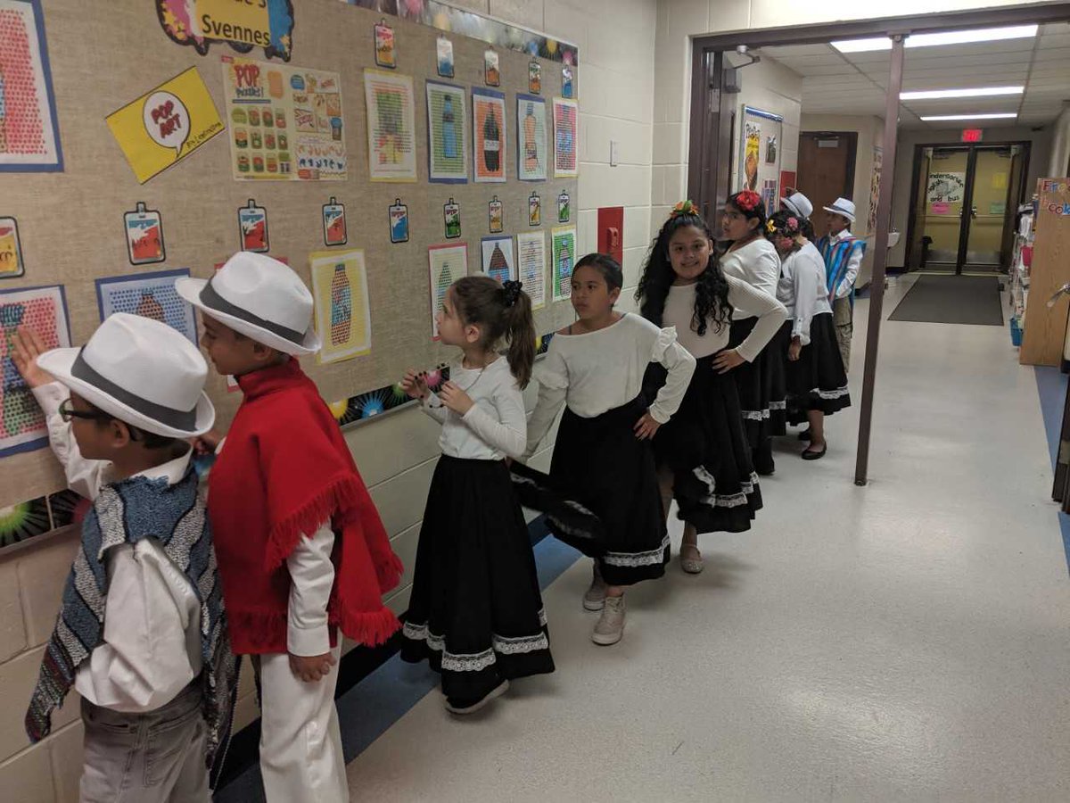 StJPIICCSD's tweet photo. Amazing multicultural day @StJPIICCSD #japan #mexico #ecuador #philippines https://t.co/lOf84JMKbk