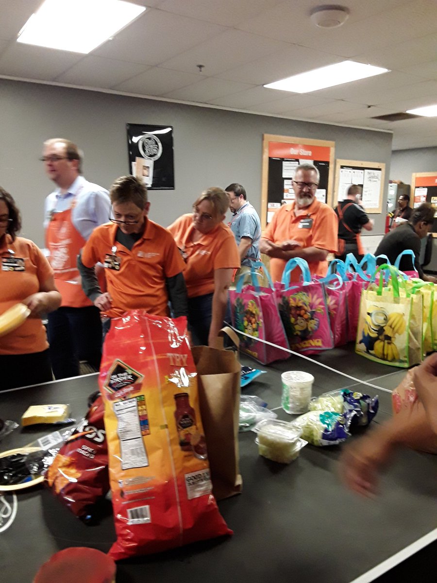 jaba1664's tweet photo. So proud of my MET team  4 1/2 yrs safe.  Way to go team. Y'all rock it!!! https://t.co/C1F8aGDSDQ