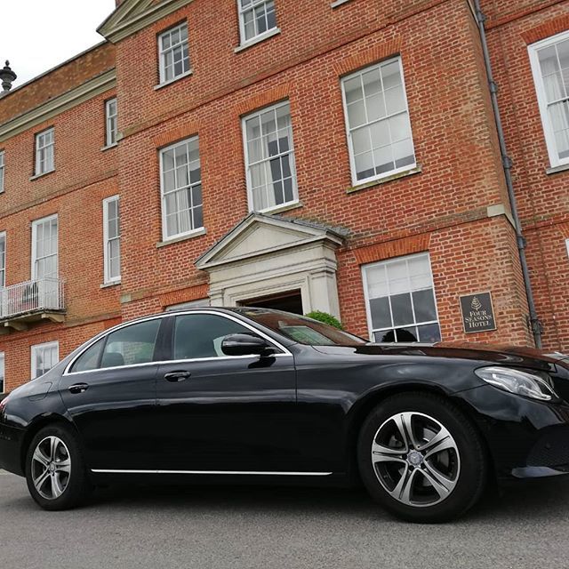 KCSChauffeur's tweet photo. Early pick up in Southend on sea.
.
.
.
#sclass #mercedes #southend #luxurycars #luxurytravel #thekingsbridgeway #airporttransfers #privatetaxi #privatejettransfer🛬🛫 https://t.co/BnwxE91oEY https://t.co/5RUgJJn8pj