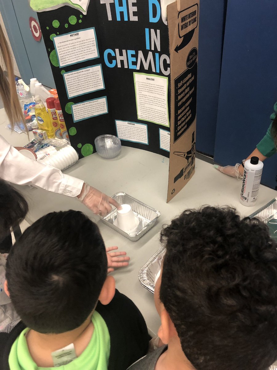 Kinder_102's tweet photo. Lots of fun learning today during the Science Fair. Thank you to the intermediate students for showing us some cool stuff! @AngelaMericiDP https://t.co/dhBwF0bsoL