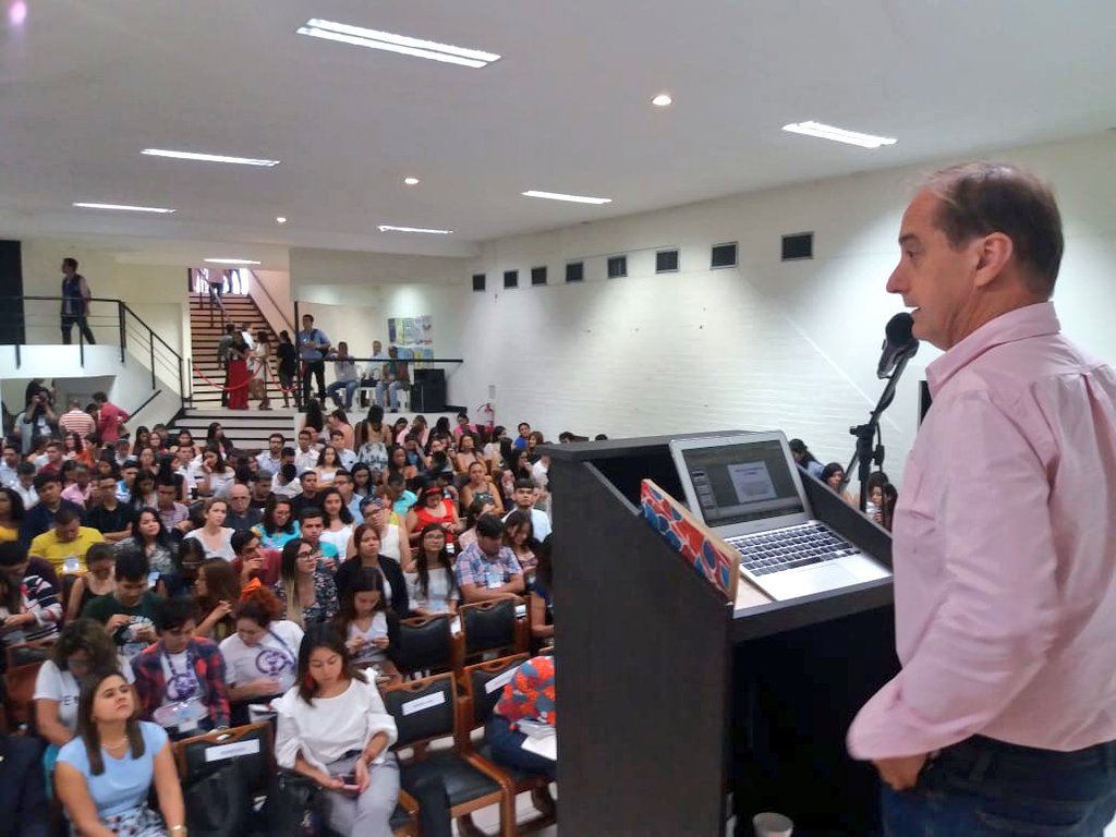 ComisionVerdadC's tweet photo. #CÚCUTA “Una Comisión de la Verdad tiene que entender que no somos los dueños del tiempo, ni el gobierno, ni los que hicieron la guerra son dueños. Estamos pensando en las generaciones venideras, en quienes tienen que vivir la paz”: Carlos Martín Beristain, comisionado. https://t.co/LJuVZrbM5N