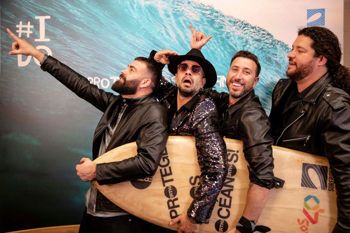 ¡<a href="/efectopasillo/">Efecto Pasillo</a> ya están listos para pillar las olas y disfrutar de ellas! 🏄‍♂️😎 Se unen a la lucha de los <a href="/Los40/">LOS40</a> contra el cambio climático y por la protección de los océanos. 🌍 #IDo ✋ #ProtegeLosOcéanos 🌊 <a href="/SurfriderEspana/">Surfrider España</a> #ErthaSurfboards