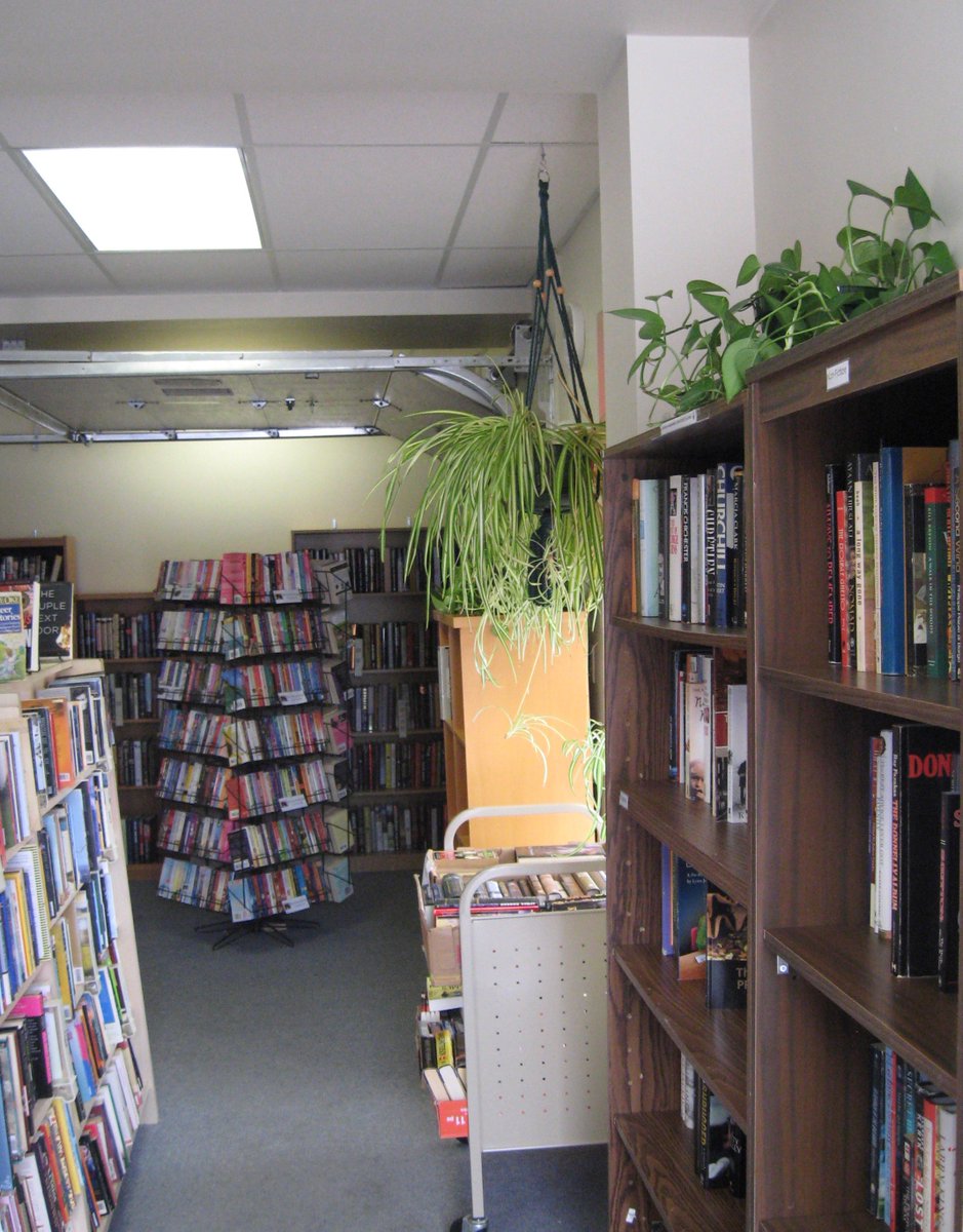 Gateway_Midland's tweet photo. Once the plants are up, it's official: open for business! #BookmarkUsedBooks https://t.co/IyP4VY3wNi
