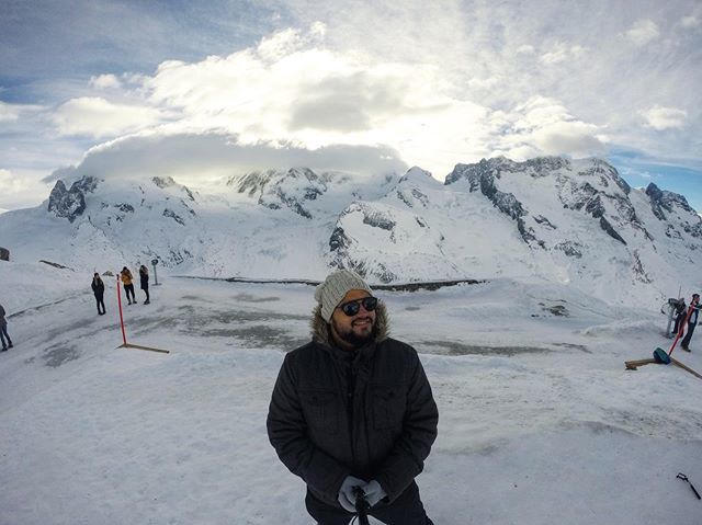 RafaellReges_'s tweet photo. Se eu pudesse escolher lá estaria eu. Se pudesse voltar, lá eu estaria. Se pudesse ficar, para cá não teria retornado.

A felicidade está aonde se quer estar 
#zermatt #gornergrat #gopro #eurotrip #vacation #travelling #travelblogger #travelphotography #… https://t.co/lywQEMDURn https://t.co/ZxDwGNM26q