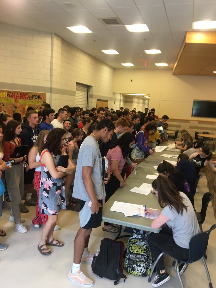 OSKEYyearbook's tweet photo. Distribution went great! @FHS2019_ we hope you enjoy it! Any copies not picked up today can be found in 128 https://t.co/GgwyKVgquV