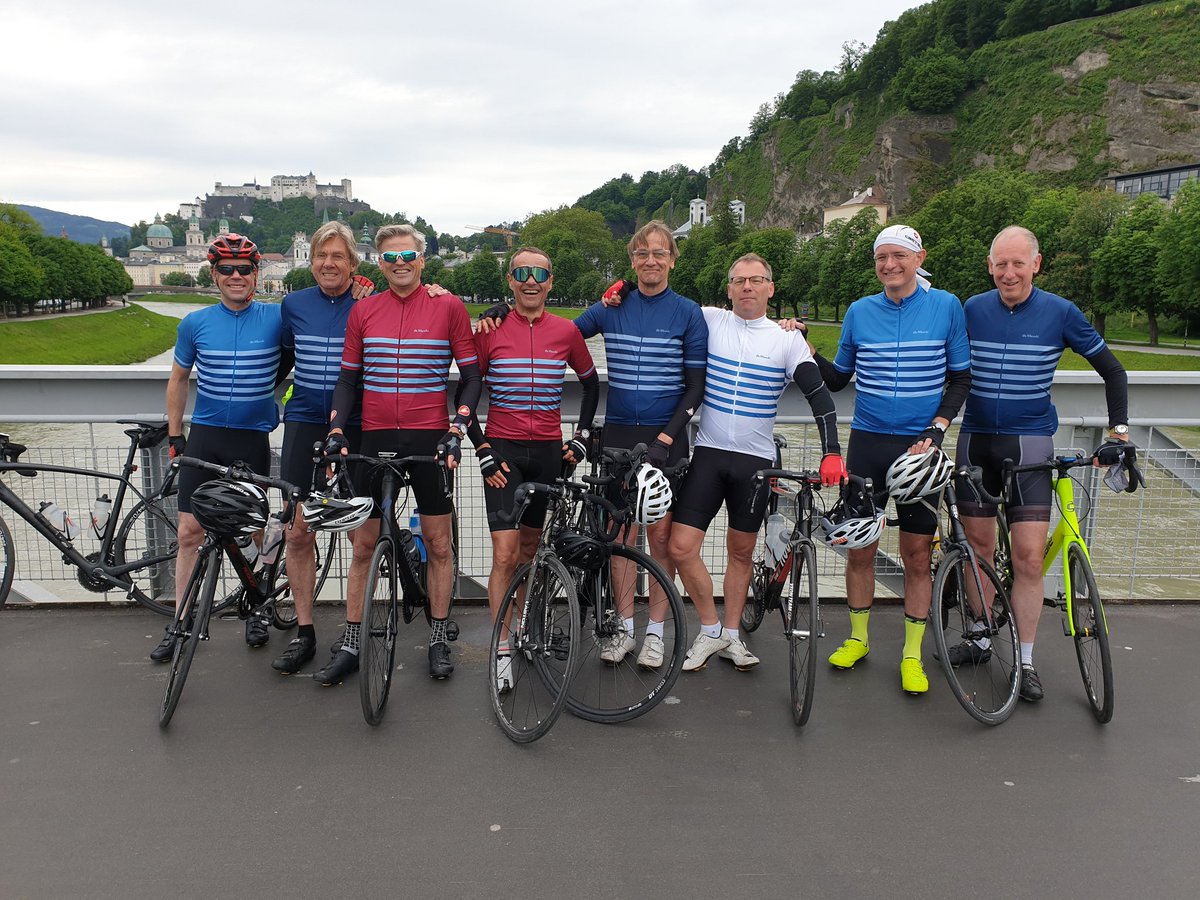 Fietsen4Fietsen's tweet photo. Vanmorgen frisse start Salzburg-Krakau met effe 120 km naar Aigen in... nogwat. Met twee klimmetjes om te wennen. https://t.co/UFXl9Wec4q