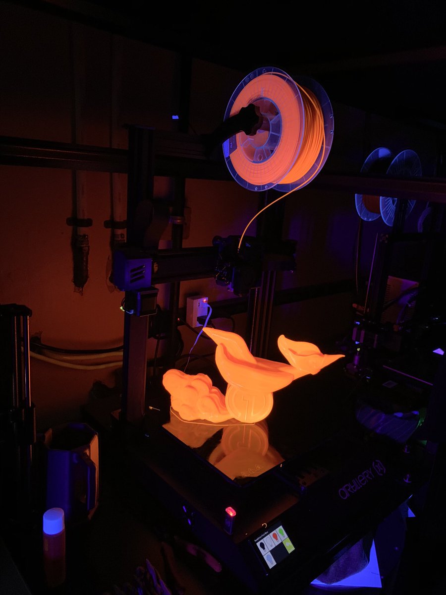 crussty's tweet photo. Ok, last #filrunner for awhile...
This one is in @FilamentOne Flash Orange PLA and shown under UV light. Done at 0.3 layers, ZERO infill and scaled to 350%. Sliced in Prusa Slicer and printed on the @Artillery3d1 SW-1X.
#SidewinderForScale #BiggaMoBetta https://t.co/2NIOKNoaJh