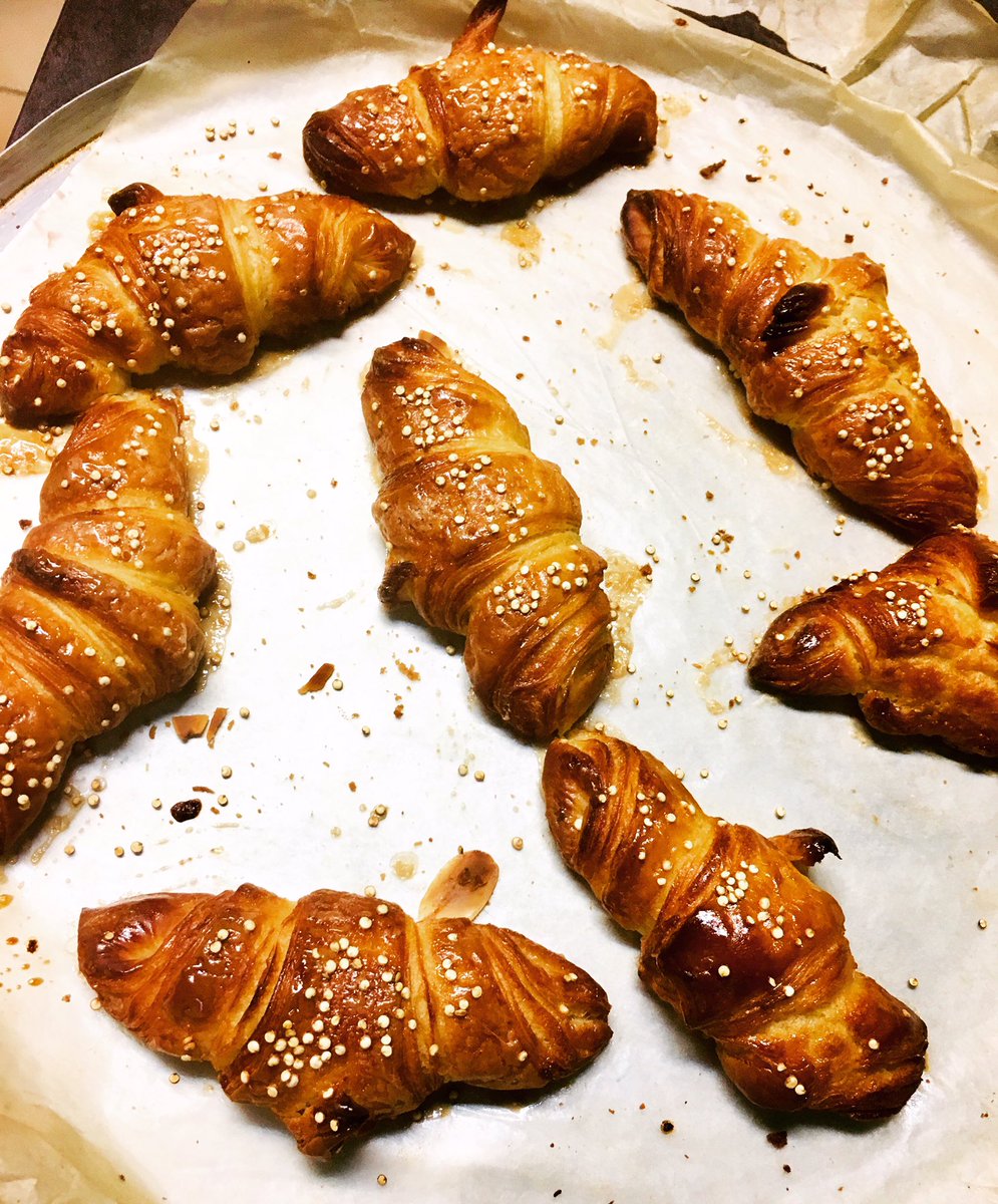 #bio #croissantvegetal asedcookies #patisserievegetale #ecofriendly #healthyfood #healthybutyummy #instahealthyfood #fitcake #befitfoods #veganpastry #veganpastrychef #sansoeuf #sanslactose #thononlesbains #evianlesbains #chablais #geneva