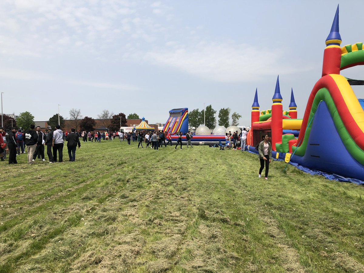 Wow @tfssSAC , you did an amazing job setting up carnival! Everyone looks like they’re having so much fun!