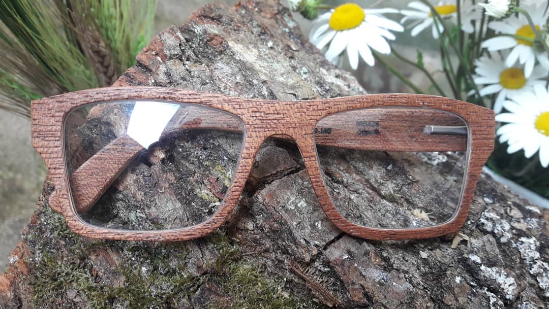 Ambazac_Optic's tweet photo. Suite de la saga spéciale collection @wave_of_wood 😉
Des lunettes en bois manufacturés en France 👓🕶
#lemondeenwow on adore 💙
Belle soirée à vous ✨🎇

#lunettesenbois #lunettesoriginales 
#faitenfrance #manufacture #monturesoptiques #createurlunettes 
#tendance #ambazac87 https://t.co/zamqlpMvkK