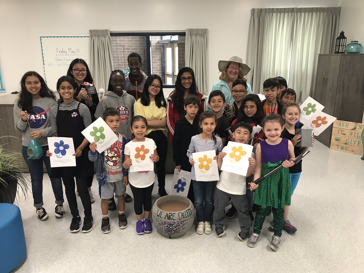 AOJ_CCSD's tweet photo. Area C Superintendent Judy MacKay’s last day! The students of AOJ presented Ms. MacKay with a variety of gardening items, including a hand-painted flower pot! @CCSD_edu @lindagwellman https://t.co/J2HO0PpH6i