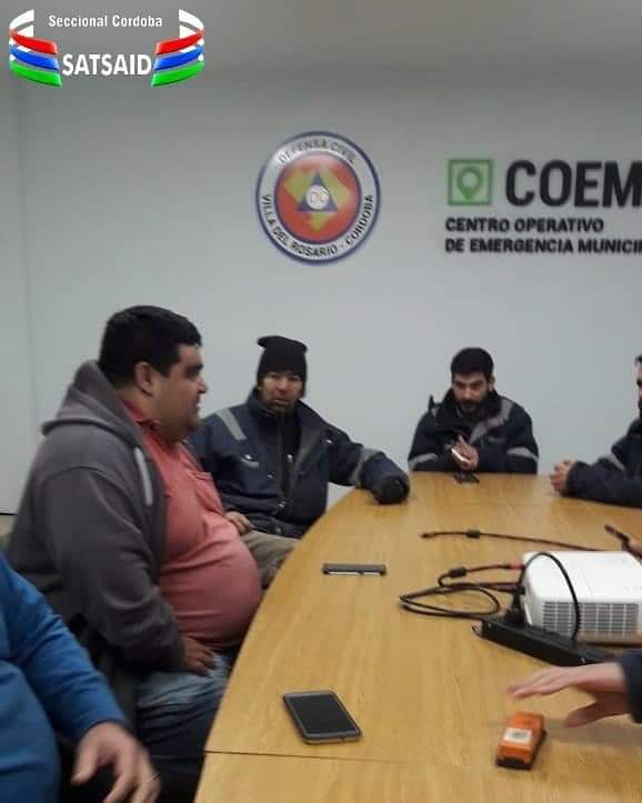SATSAIDcordoba's tweet photo. Nuestro #secretariodeinterior📑👌 reunido con los compañeros de la Cooperativa de @VilladelRosario #recorriendolaprovincia 💪🏻
#SatsaidcbaSiempreJuntoaLosCompañeros 🇦🇷✊🏻👥
#satsaidcbateinforma ➡️🔈 https://t.co/E16qxPGNxs