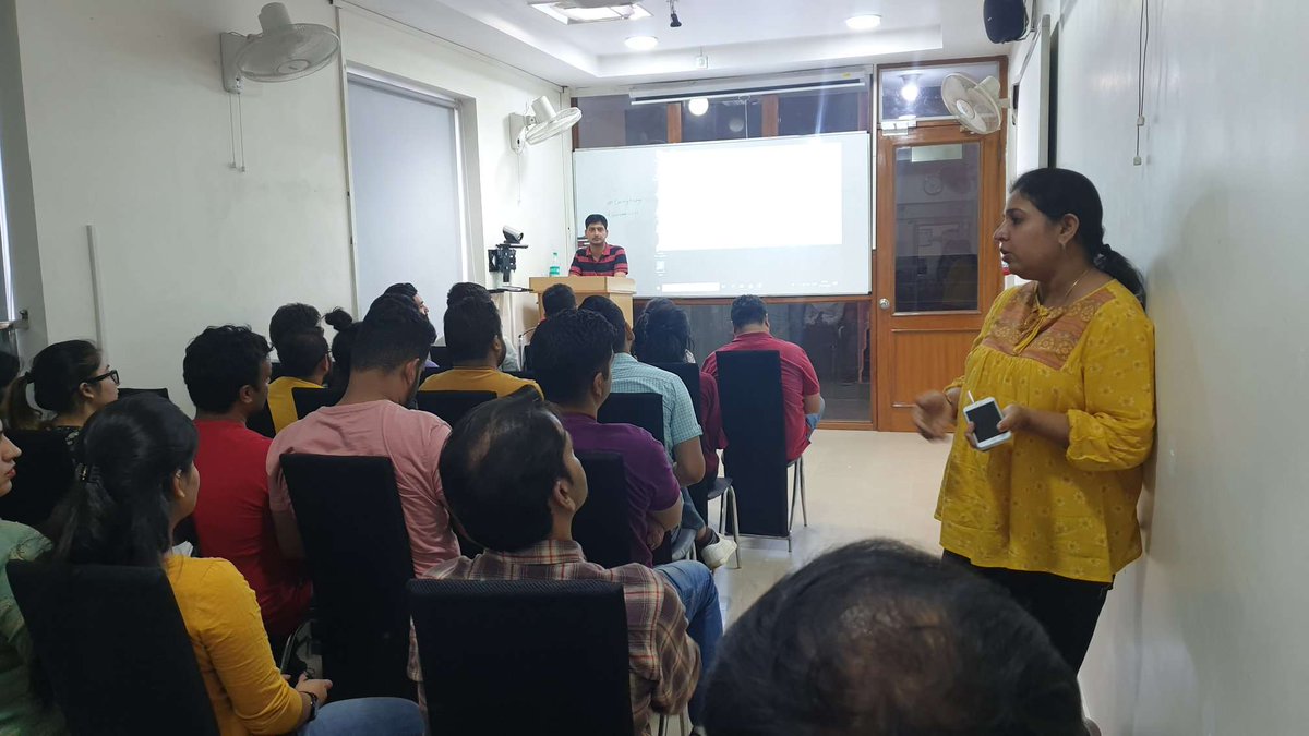smartDataIncLtd's tweet photo. We meet each week to discuss what #new we learned in the days before. Today it was about understanding the digital #healthcare ecosystem, it's impact on patients and the curation of #medical information with information being more analytics-driven. #FridayLearnings #healthtech https://t.co/UnqLz7Vg9h