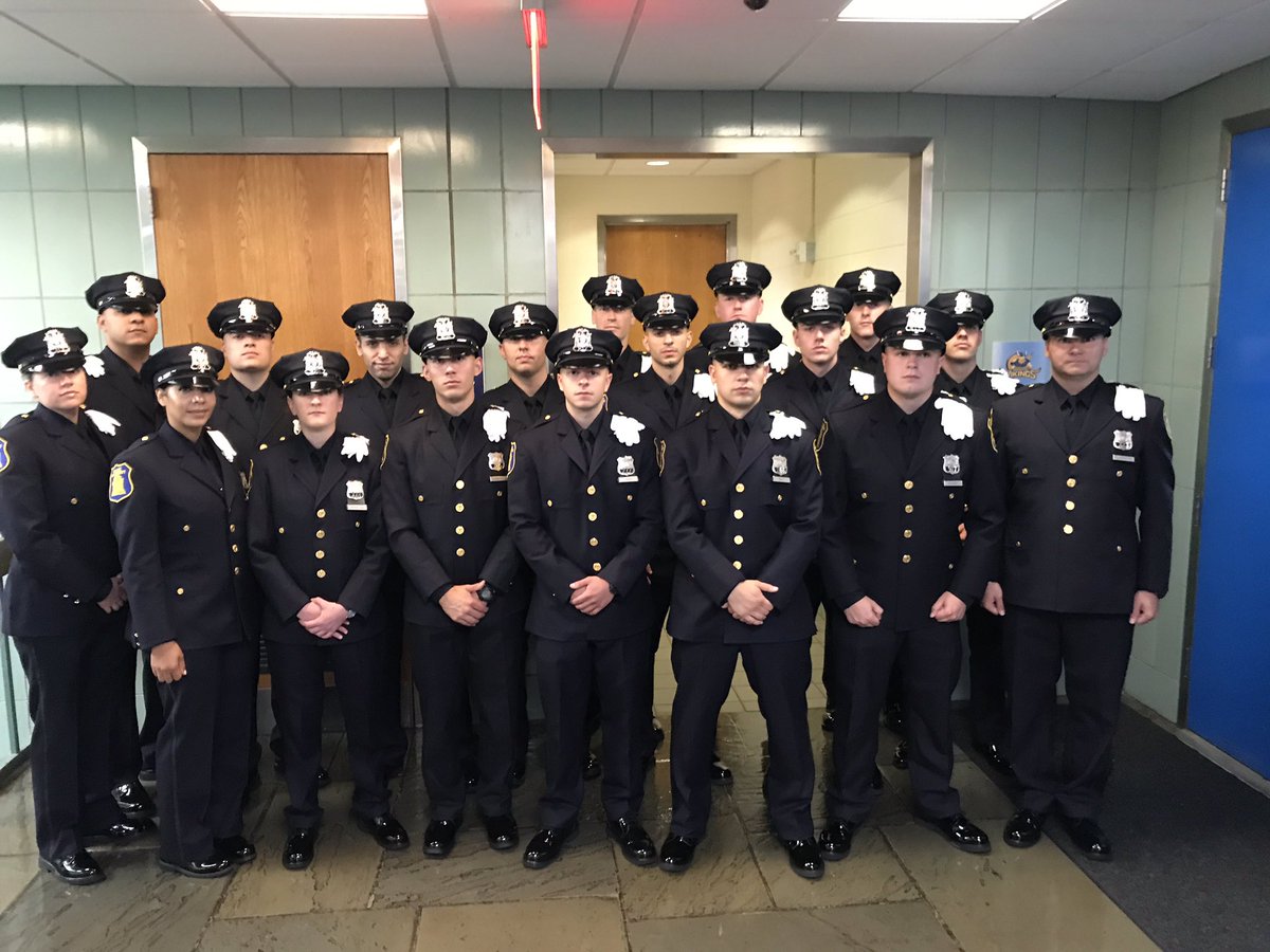 Congrats to all of the new members of <a href="/YonkersPD/">Yonkers Police HQ</a> who graduated from the Westchester County Police Academy today.   <a href="/sunywcc1/">SUNY Westchester Community College</a>