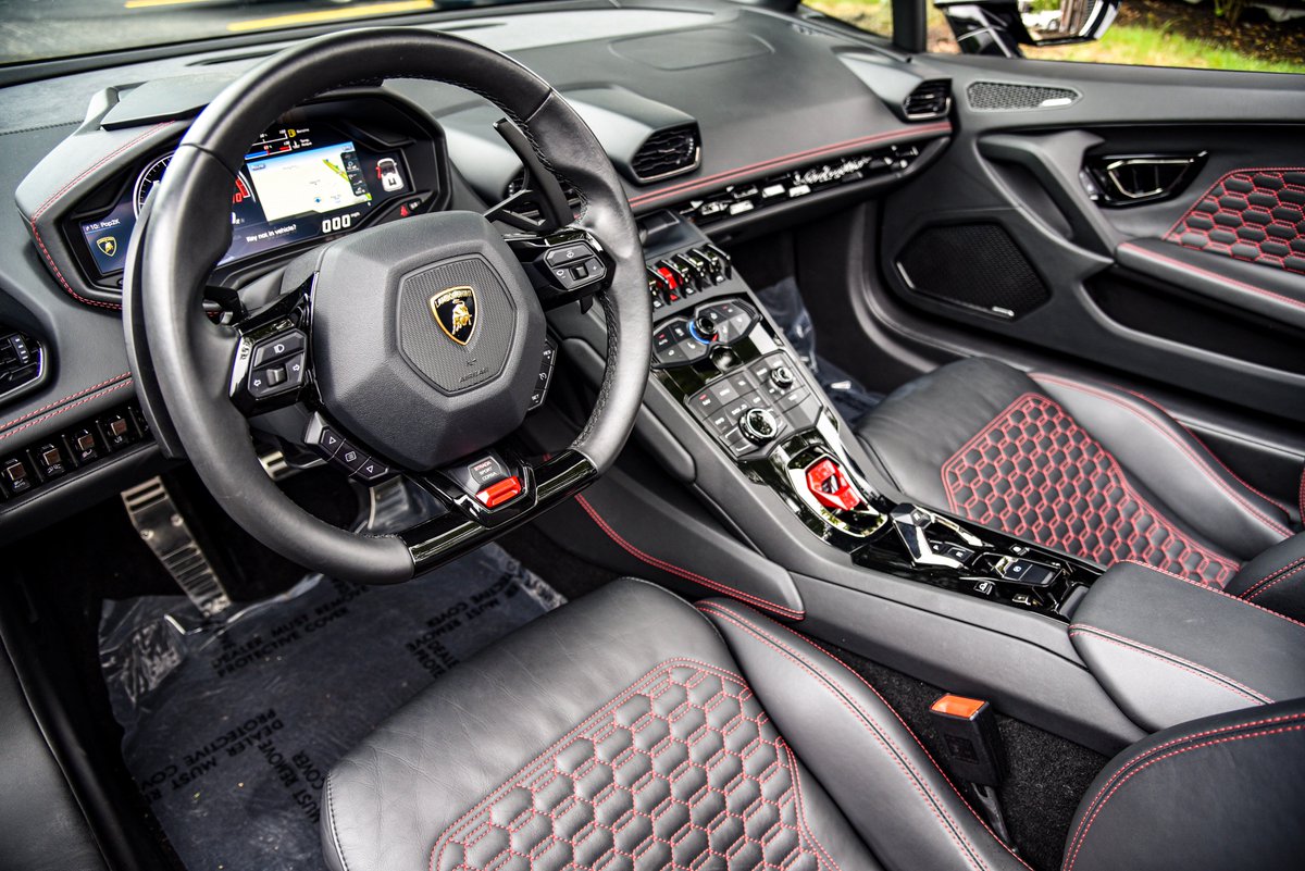 toybarncars's tweet image. NEW ARRIVAL
Blacked out 2017 Lamborghini Huracan Spyder available now for $247,000 with 3,300 miles!

Interested in this car?
Call us at 614-799-5000

For more info:
tinyurl.com/y6prrmp5
#Lamborghini #Huracan #LamborghiniHuracan