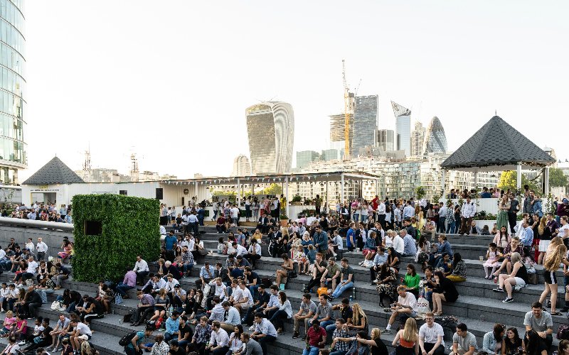 Catch FREE films, theatre and sports screenings by the river <a href="/LDNBridgeCity/">London Bridge City</a> ow.ly/AcqO30oRtIH