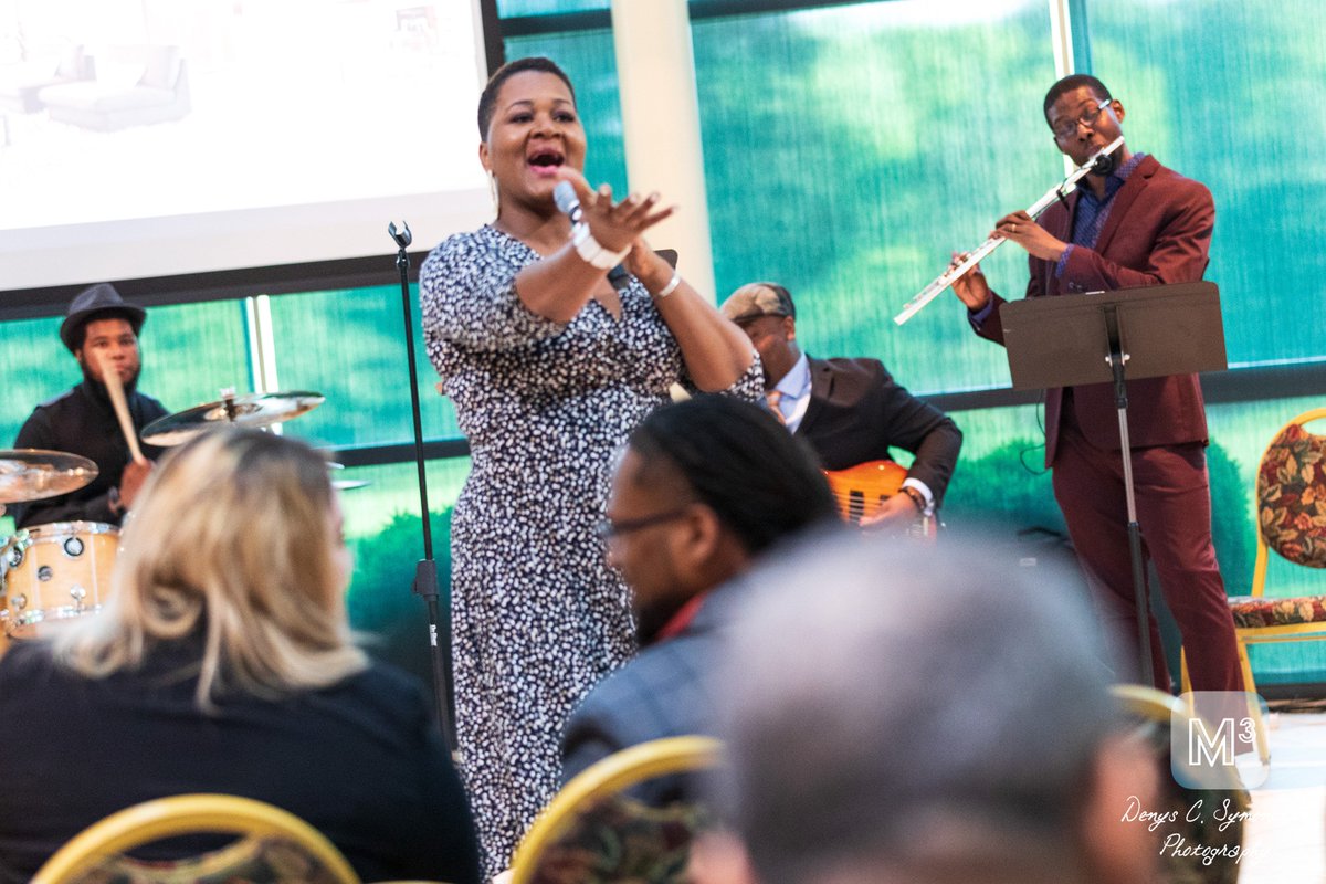 ceylonmitchell's tweet photo. #FBF I loved playing at @PGCSIF #40under40 Awards w/ @tamarawellons! As a classical flutist, gigs in various genres with improv makes me a well-rounded musician. Can any other musicians relate? Let me know your experiences! πΈ @m3musician #ceylonmitchell #ChamberMusicMonth https://t.co/0oul7NcRIY