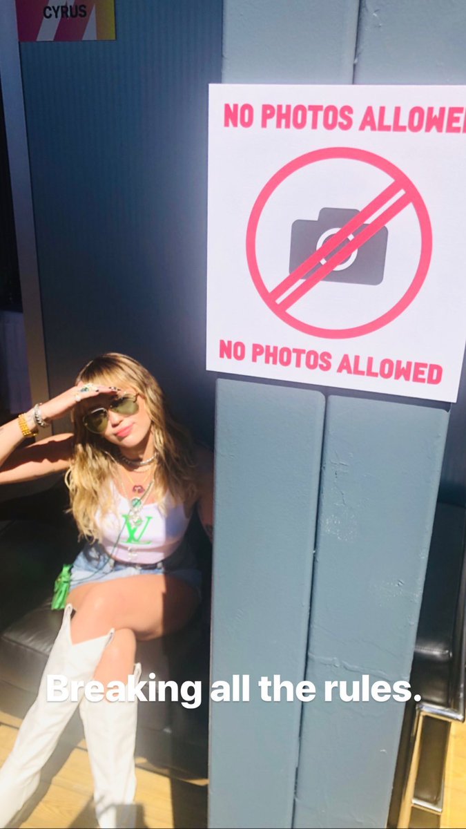 MissAPink25's tweet photo. Liam posted a pic of Miley on his Instagram Stories 🌼
“Breaking all the rules.” https://t.co/nwydirnKeG