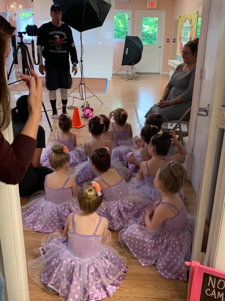 SpotLightSLDC's tweet photo. Having FUN at SpotLight Dance Company!  @SpotLightSLDC https://t.co/9vSCNAPZsa