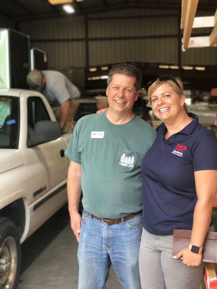 AppServProject's tweet photo. Check out Loadup Day at our Johnson City office! Staff are getting their summer vehicles, tools and center supplies before heading off to their counties today. Take a live look at all the action on ASP's Facebook page today #ASPhome #LoadupDay #ASPSummerStaff https://t.co/dXNpWWl59R