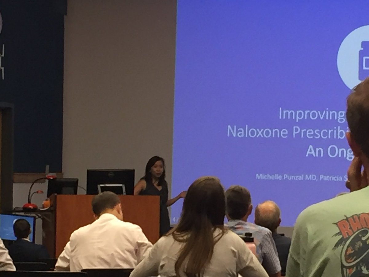 InternalUk's tweet image. Drs. Breazile, Jordan, Klinger, and Santos  - PGY 2s and 3s - presenting their respective research at UK Grand Rounds Resident Research Day.