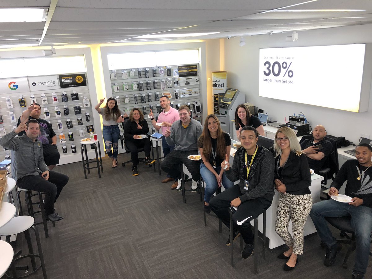 RockfordSprint's tweet photo. We’re throwing a PARTY!!!! Stop in now to save enough money to throw your own party!
8153818700
6602 E state st.
@rpdfun @rrstar @RockfordScanner @RockRiverTimes @rockfordpublib @ArtsRockford @RockfordLink @gorockford @CityofRockford @rockfordfsbo @TransformRkfd @Rockford_IL https://t.co/0OmOdTHT7i