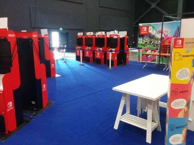 NintenSunshine's tweet photo. [En direct de Manga Mania Montélimar] (cc @mangamania26)

Le stand est prêt !! Dès demain, vous pourrez tâter de la manette !

Le programme du week-end ici ! 👇🏻

https://t.co/bExB3cOMGK

P.S. : attention au Monsieur tout en vert, ce n’est pas le vrai #Luigi...! https://t.co/8gq1JO7VXQ