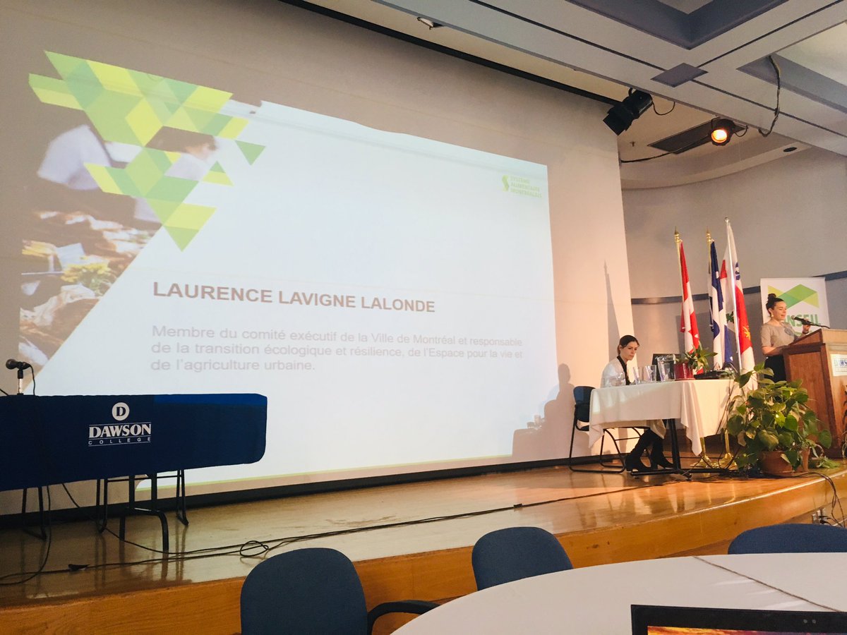 MTLenSante's tweet photo. Élue à la @MTL_Ville @LaurenceLavign responsable de la transition écologique et l’agriculture urbaine s’adresse aux participants du #ForumSAM2019 #polmtl pour encourager le travail collaboratif intersectoriel, même à l’intérieur de la Ville pour améliorer le système alimentaire https://t.co/iVkaBTntk9