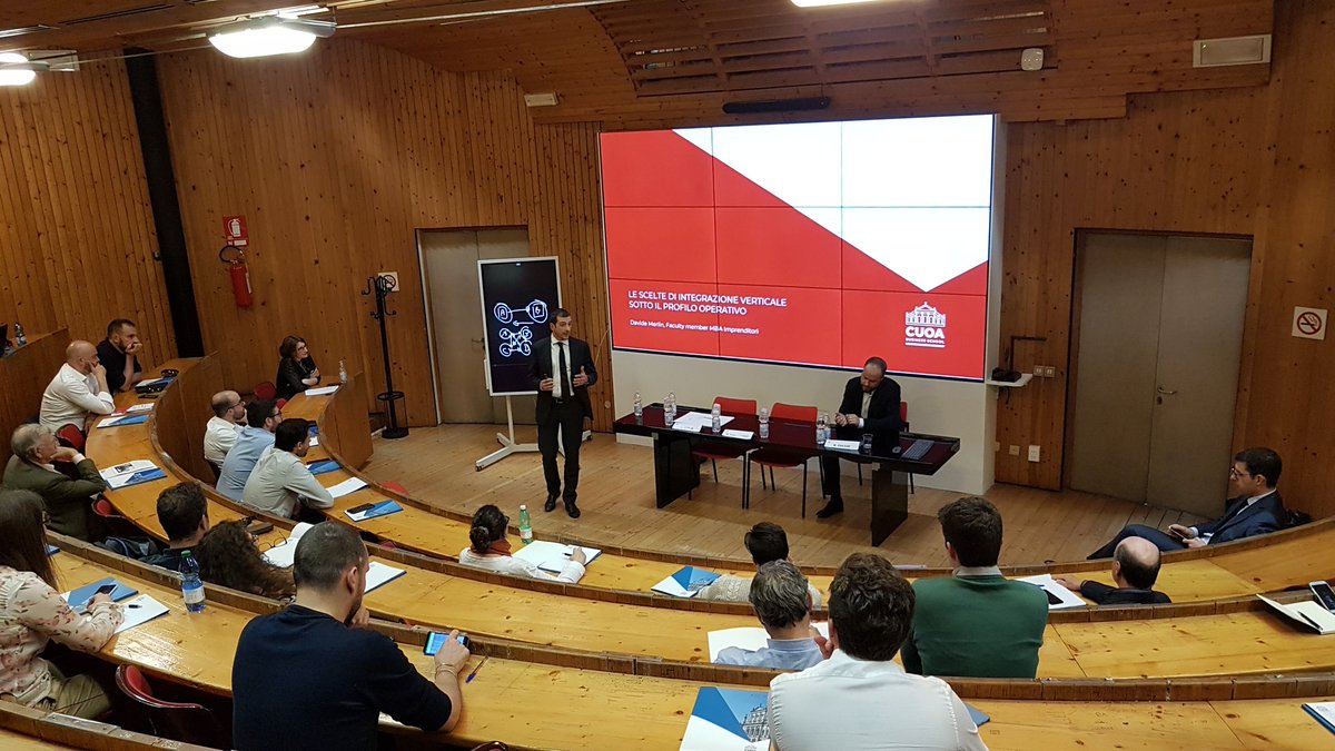 impresealcuoa's tweet photo. Davide Merlin, Faculty #MBAImprenditori dopo l'adozione della scelta strategica un'#integrazioneverticale riesce se la gestione operativa agisce su 4 fronti principali: strutture societarie, processi, organizzazione e  strumenti #mycuoa https://t.co/EvETMU5jiw