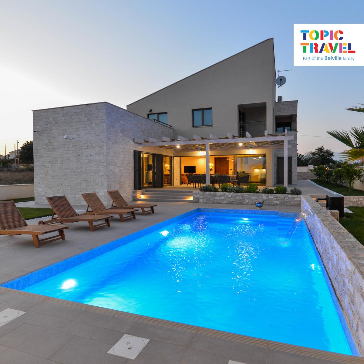 TopicTravel's tweet image. In deze prachtige villa in Kroatië wil toch iedereen verblijven? Naast het prachtige zwembad kunt u ook gebruik maken van de wellnessruimte met sauna. 😊 Hier komt u helemaal tot rust. bit.ly/2EBAhcn