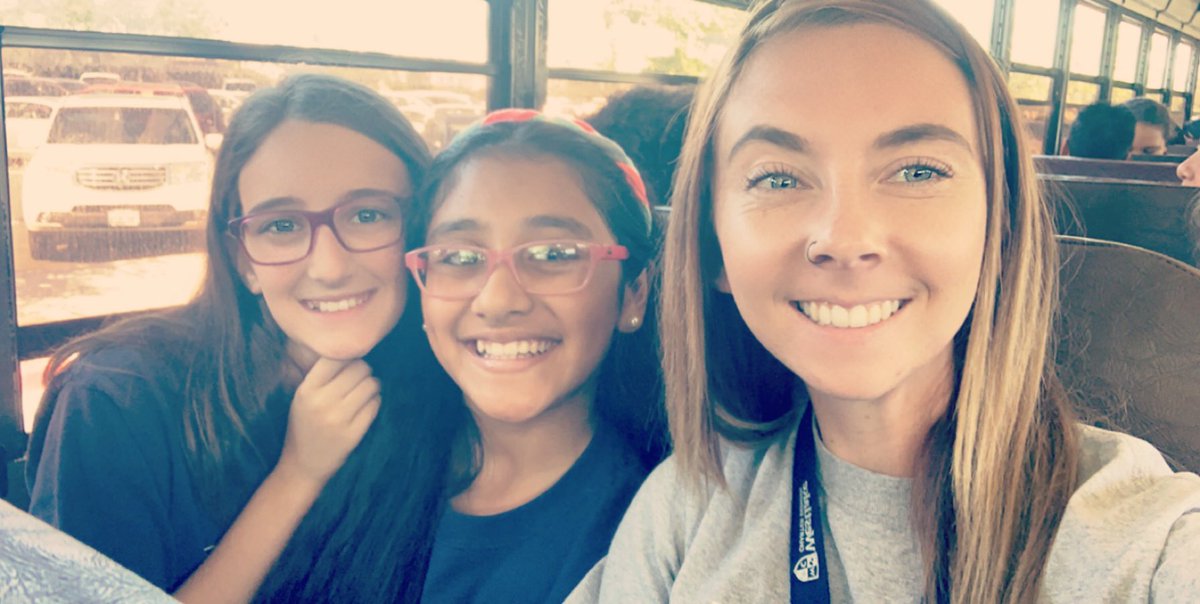 JRosaves's tweet photo. We’re field trip ready! #WCSJoyfulLearning #WCS https://t.co/9JJfDCIxr4
