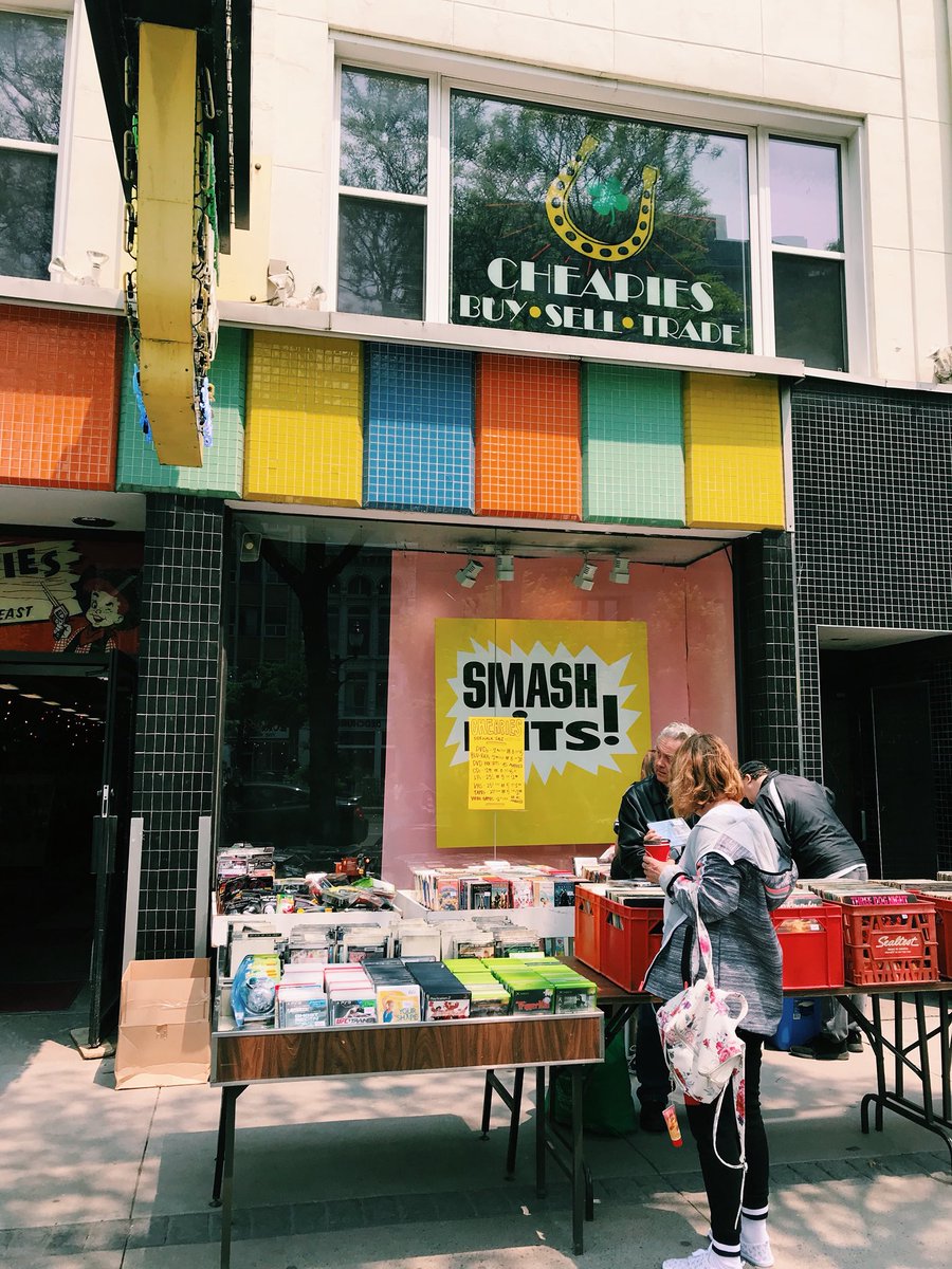 SIDEWALK SALE SEASON. 🙌🏻🌞