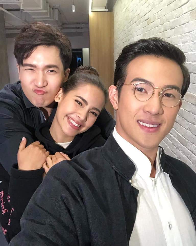 Yaya_Pantip's tweet photo. Repost marknanagara
Can't wait for #กลิ่นกาสะลอง! 10 มิถุนายนนี้แว้วววว หน้าจอช่อง3 #รีบกอดก่อนจะร้ายในละคร #urassayas #jamesma #marknanagara #ch3thailand https://t.co/3yYdYcmPEH