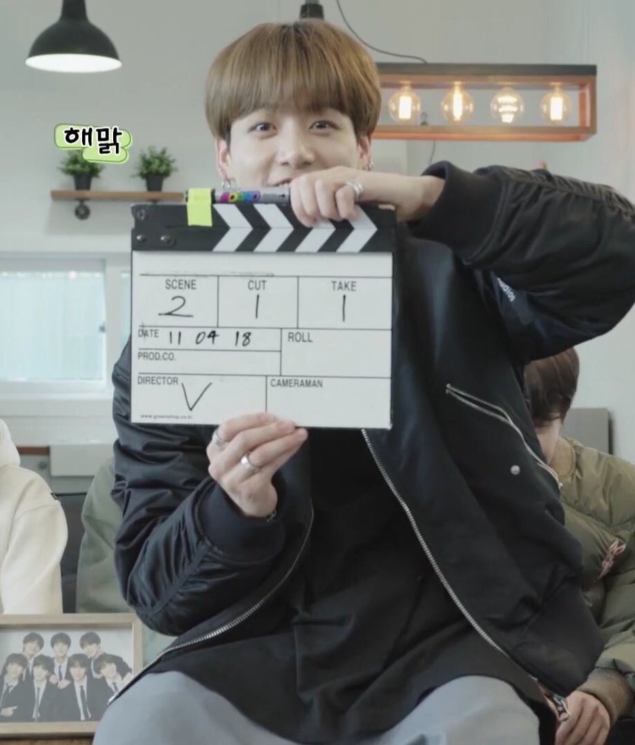 DAW00RIN's tweet photo. hyung hyung nya tidak berperi ke dedek an :(
#jungkook #BTSARMY #Kookie #goldenmaknae #jk #runbtsep73 https://t.co/mxpWe4B6fM