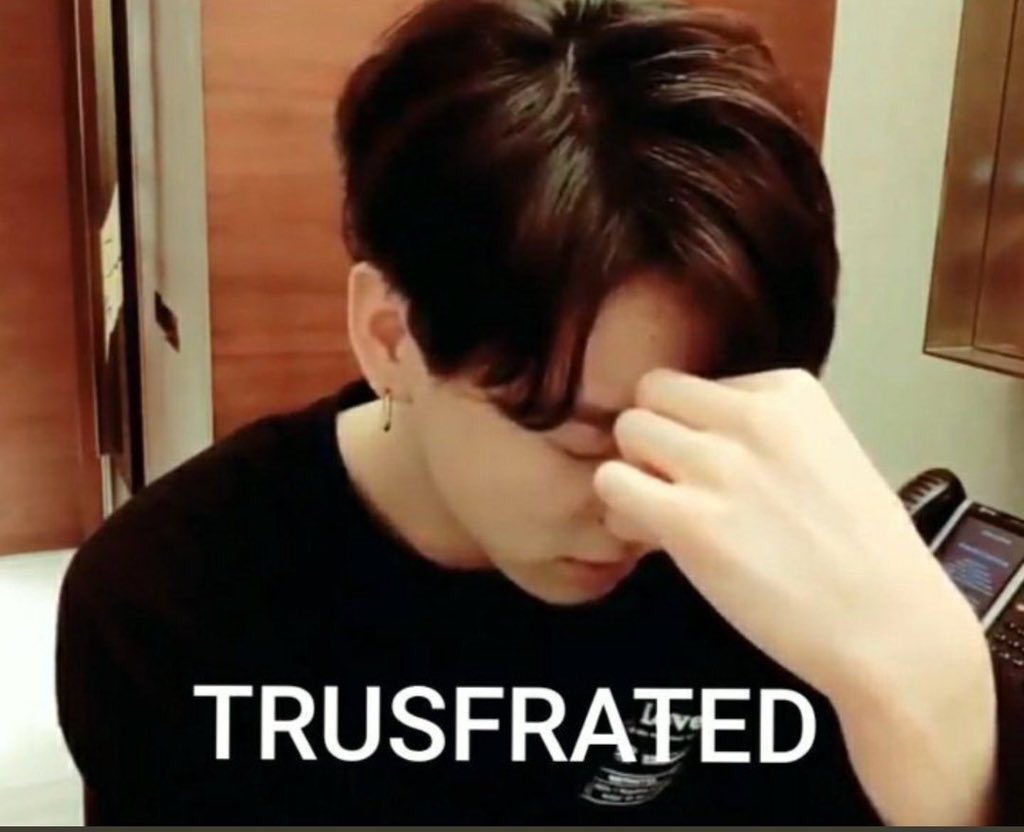 DAW00RIN's tweet photo. hyung hyung nya tidak berperi ke dedek an :(
#jungkook #BTSARMY #Kookie #goldenmaknae #jk #runbtsep73 https://t.co/mxpWe4B6fM