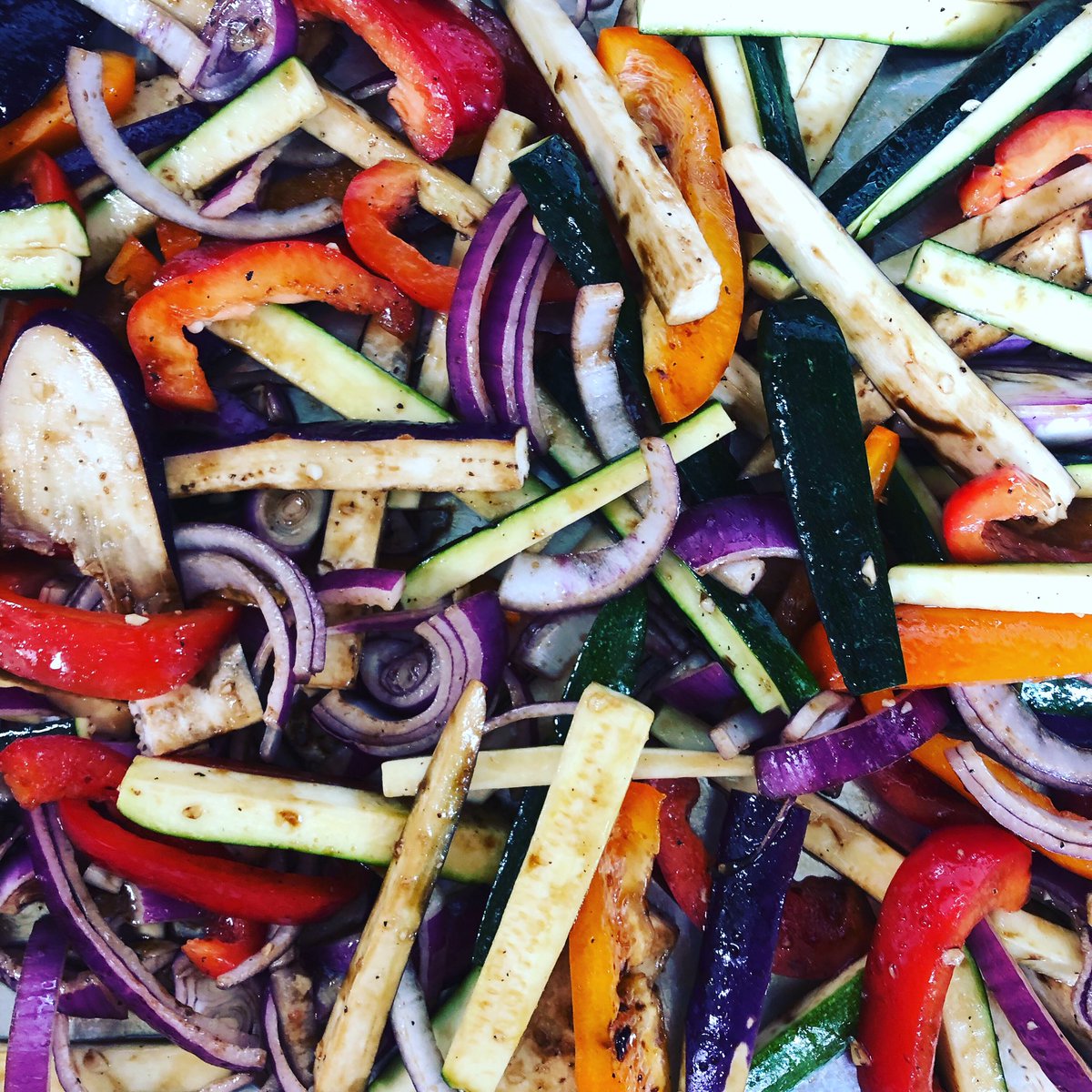 Momos at the Market tweet media