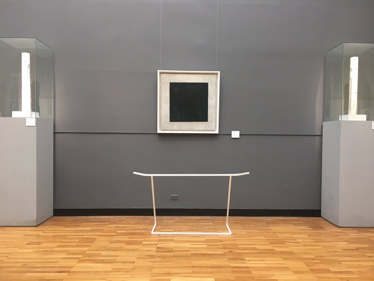 Henkel_Matthias's tweet photo. believe it, or not... the black square is not black at all ... seen today in the Tretyakov Gallery. Kasimir #Malewitsch #TalkingAboutMuseums #Moscow #Intermuseum https://t.co/X96alf8Kz1
