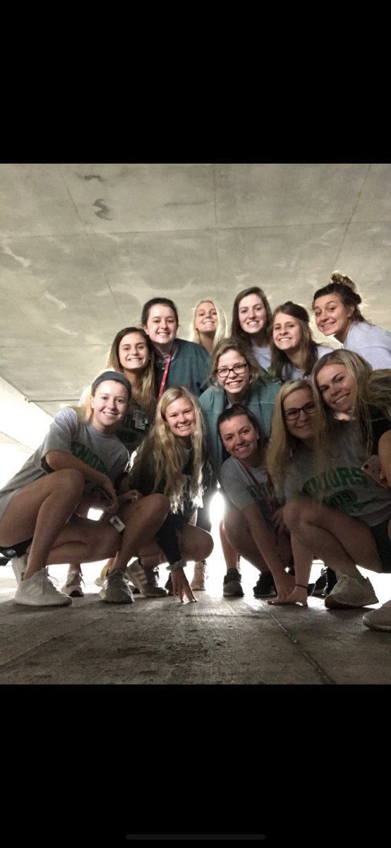 kcunningham2019's tweet photo. Happy birthday loser!! So excited I’m gonna be with you next year bc I couldn’t do it without you it’s gonna be so much fun love you💗💗 @hannah_heisel https://t.co/zqNe66jdP5