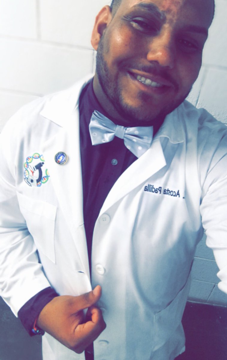 Yabii23's tweet photo. Hoy fue mi White Coat Ceremony ♥️🎉 #MedicalTechnologist #ClassOf2019 https://t.co/RH5E33Z2xo