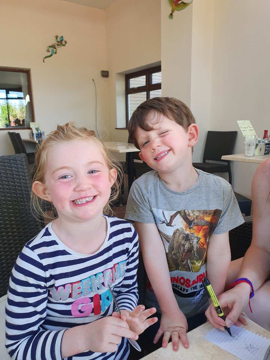 Moss2Stuart's tweet image. #freespinfriday @dewsburyrock lucked it with the weather camping and cider, can these 2 mini rockers Toby and Sophie have some ACDC TnT? 🤘