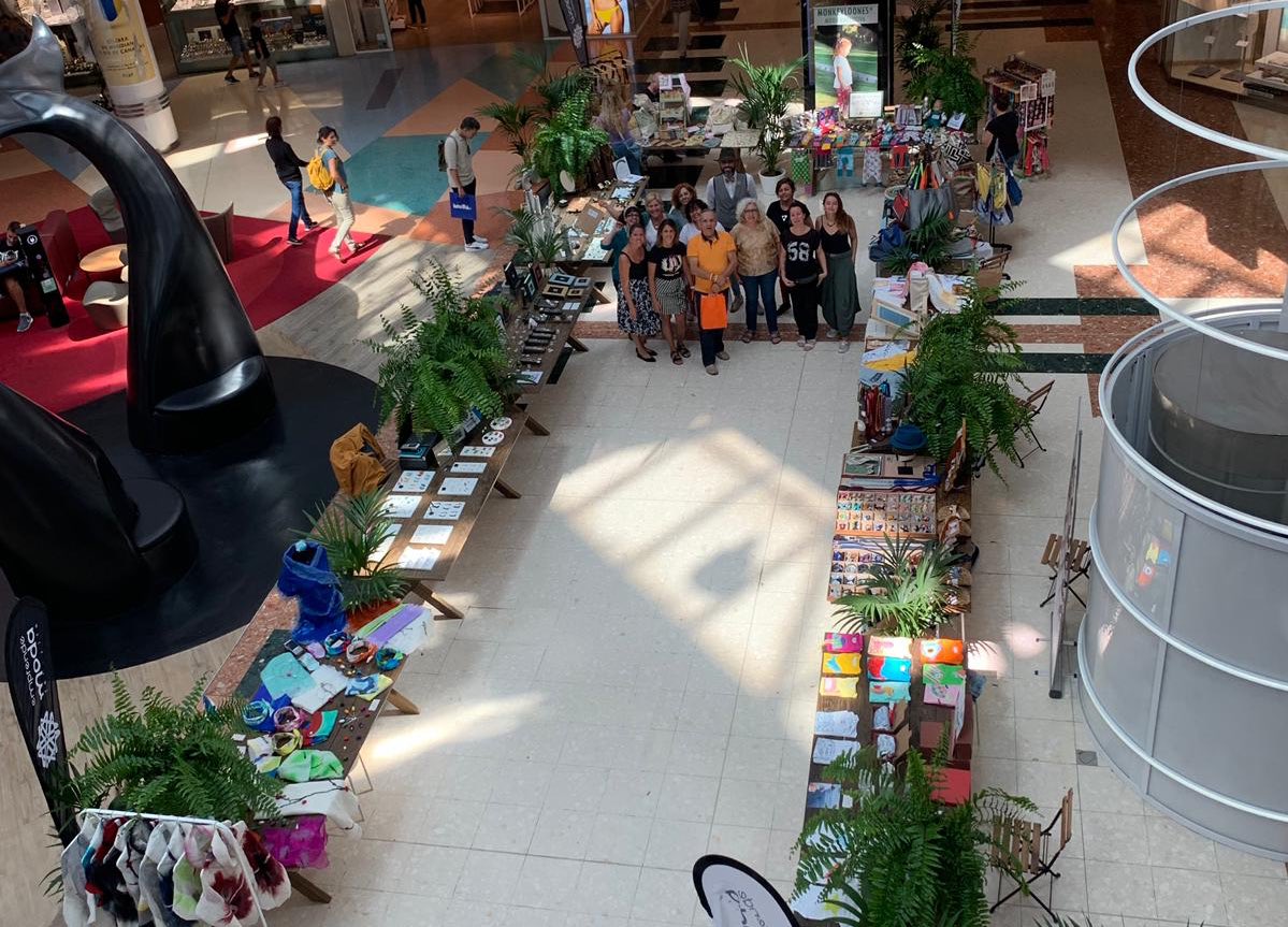 EmprendeModaTF's tweet photo. ¡Todavía estás a tiempo! Pasa por @ccmeridiano hasta las 22:00 y descubre las marcas artesanas de #EmprendeModaTfe https://t.co/SQQbi4R1MI