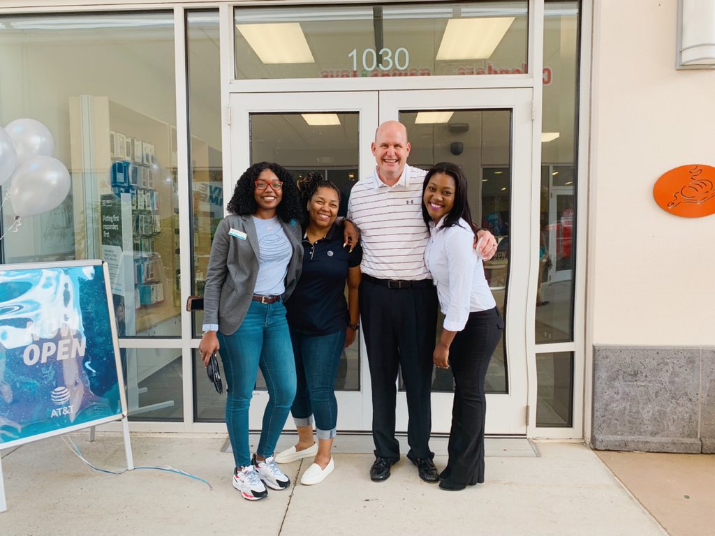 Philadelphia Premium Outlets Here we are!!! A store is born💪 <a href="/judy_cavalieri/">Judy Cavalieri</a> <a href="/kuhn3/">Kevin Kuhn</a> <a href="/shauniepoe/">Shaunie Poe</a> <a href="/ElleNonnemacher/">Ellen Nonnemacher</a> #OHPA #LifeatAtt <a href="/ChipsterA111/">Chip Acri</a> Thank you so much for everyone’s help on getting us ready for this day
