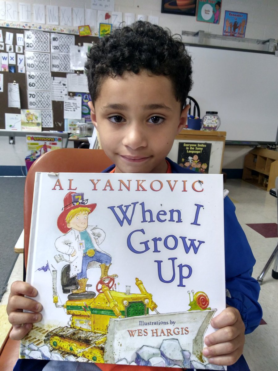 KelliBatten1's tweet photo. When I grow up..... #almostgraduates #cddolphins https://t.co/Bs882cgk8b