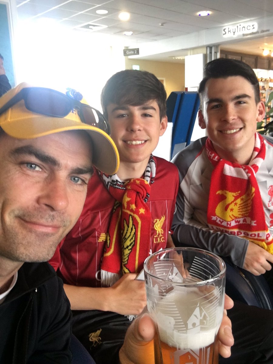 pete_robo's tweet photo. We are on the way!! #UCLFinal #comeonureds https://t.co/6inGS0Lt04