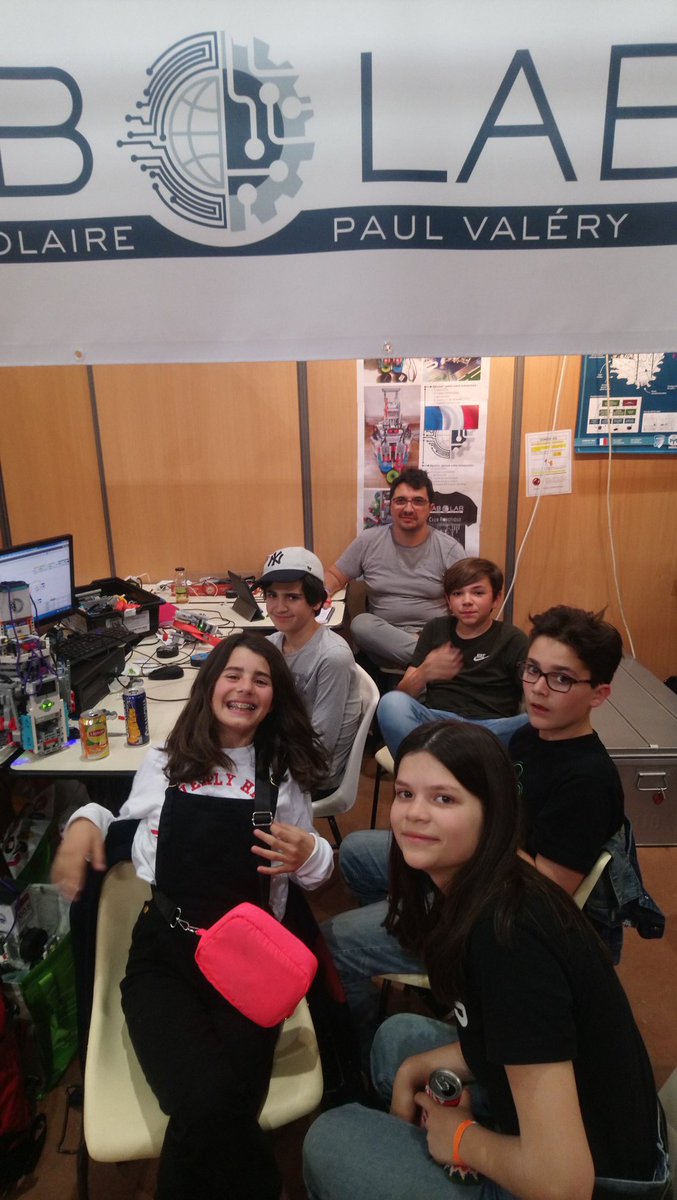 L'équipe du collège <a href="/Pvalery75012/">Collège Paul Valéry 75012</a> progresse. Pas loin de 50 points au dernier match.
La fatigue se fait sentir mais les encouragements des autre équipes de la #cdr2019 sont rafraîchissants.
<a href="/fablab_pv/">FabLab Paul Valéry</a>