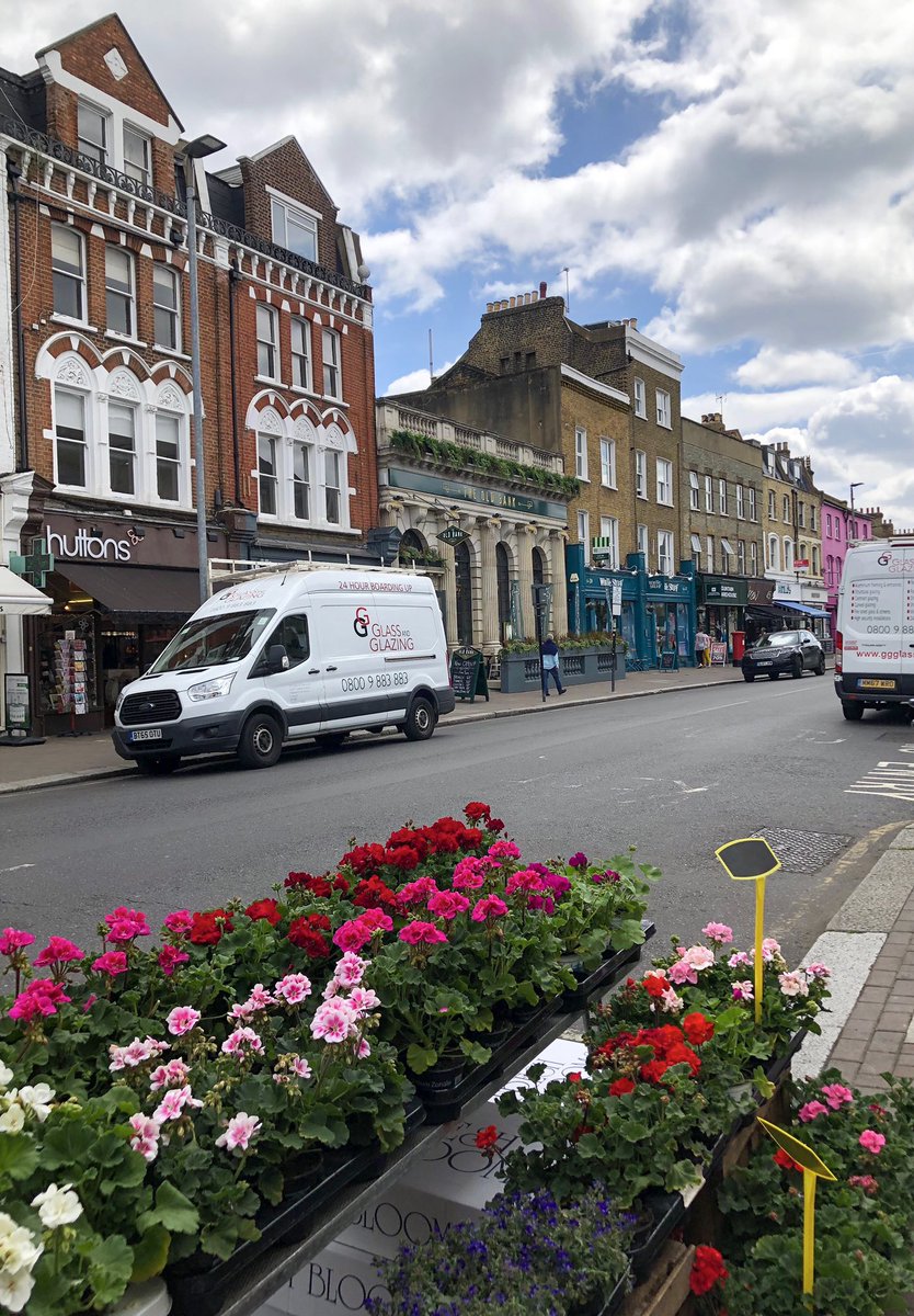 🌺🌸 Friday 🌸🌺 Time for a 🍷🙌

#Battersea #LoveLocal