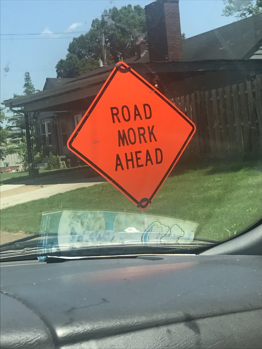 DunsonAllen's tweet photo. Idk who’s working on this road. But I don’t trust them. #MemphisTn https://t.co/lARyiJqf1P