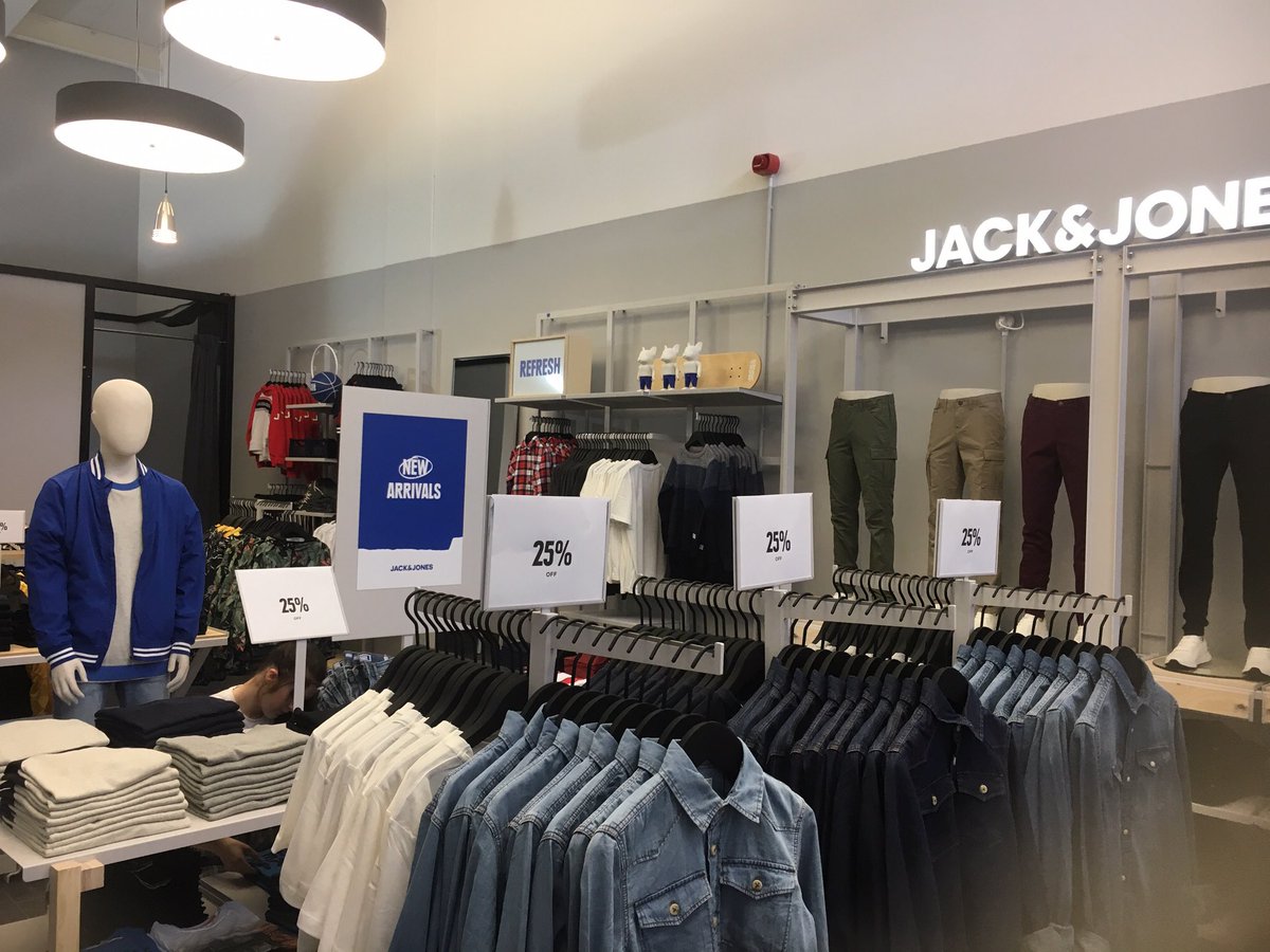 **Another new letting for the @theboulevardni**

<a href="/JackandJonesTM/">JACK & JONES</a> JUNIOR (THE FIRST IN EUROPE) are into their new 1,100 sq ft unit today!

25% off everything until Monday! 

#LotusProperty #AssetManagers #Retail #Property