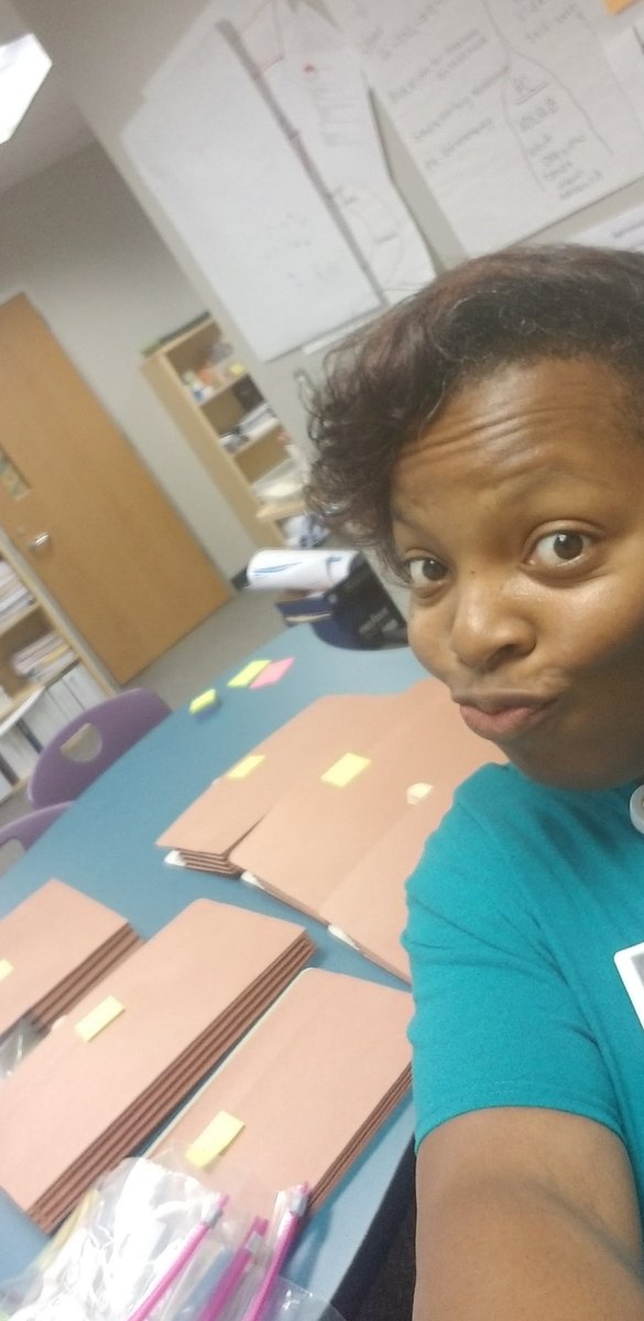 kloneal2's tweet image. Next up! Presenter packets for our amazing #MathMindset trainers! @KleinISDMath